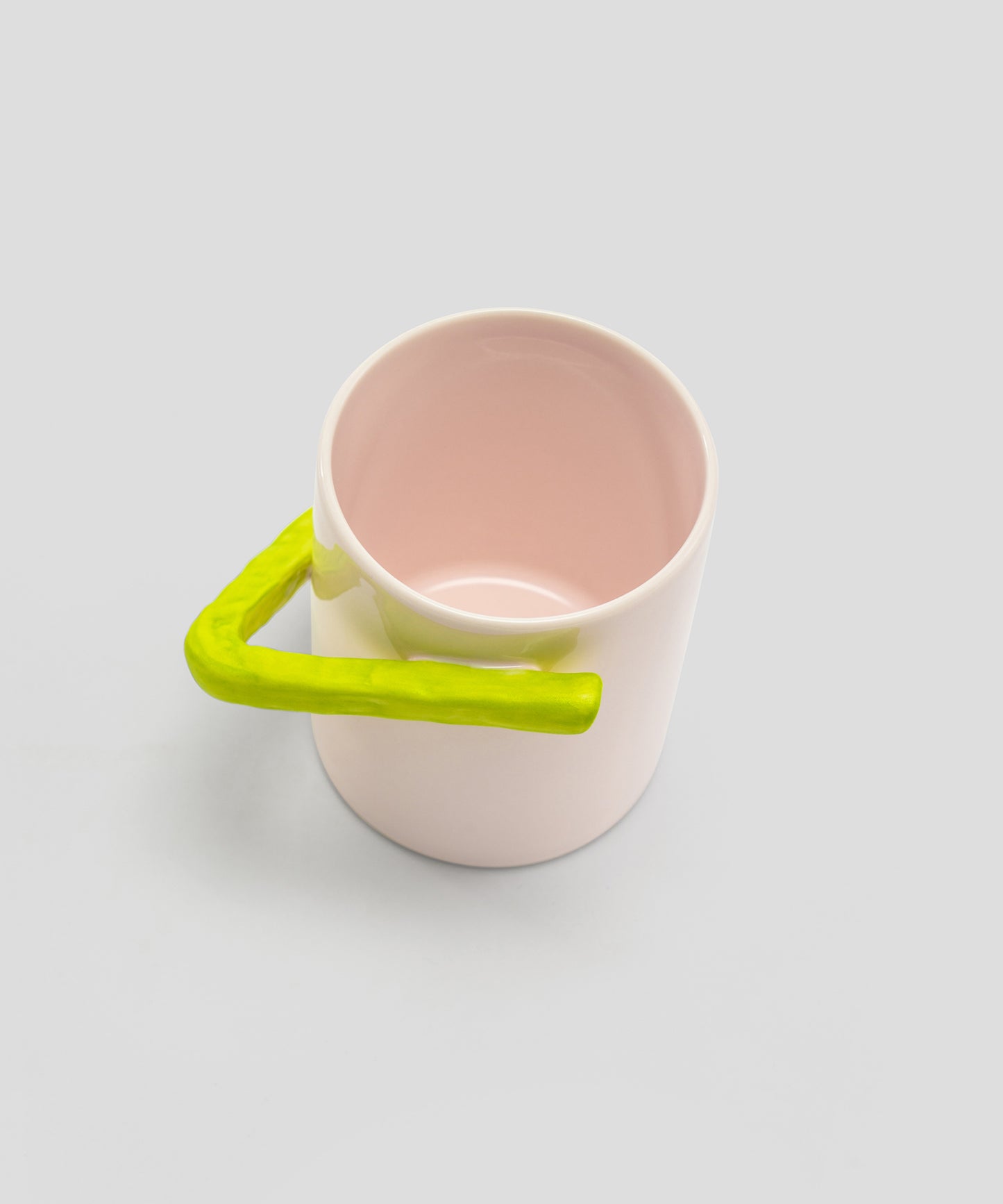 HOME Contrast Twisted Handle Cup