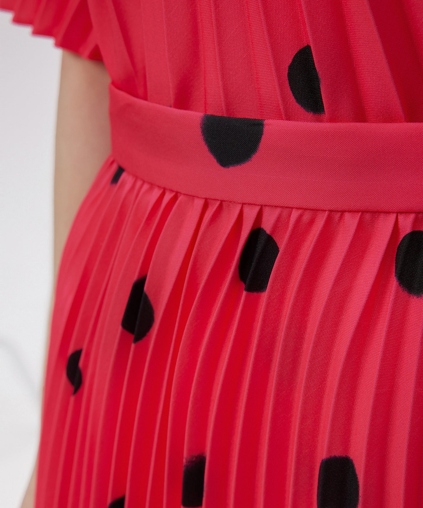 Polka-dot Wavy-pleated Polyester Skirt