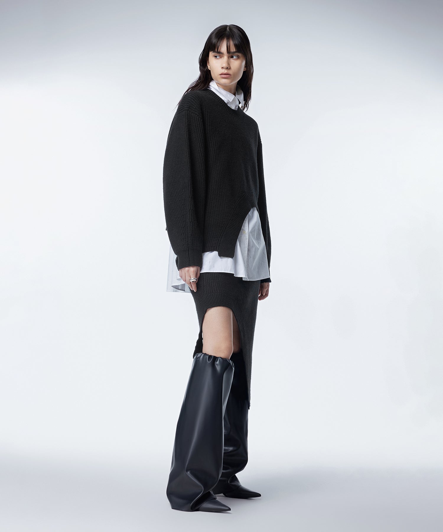 Arc-hem Crew-neck Skirt-