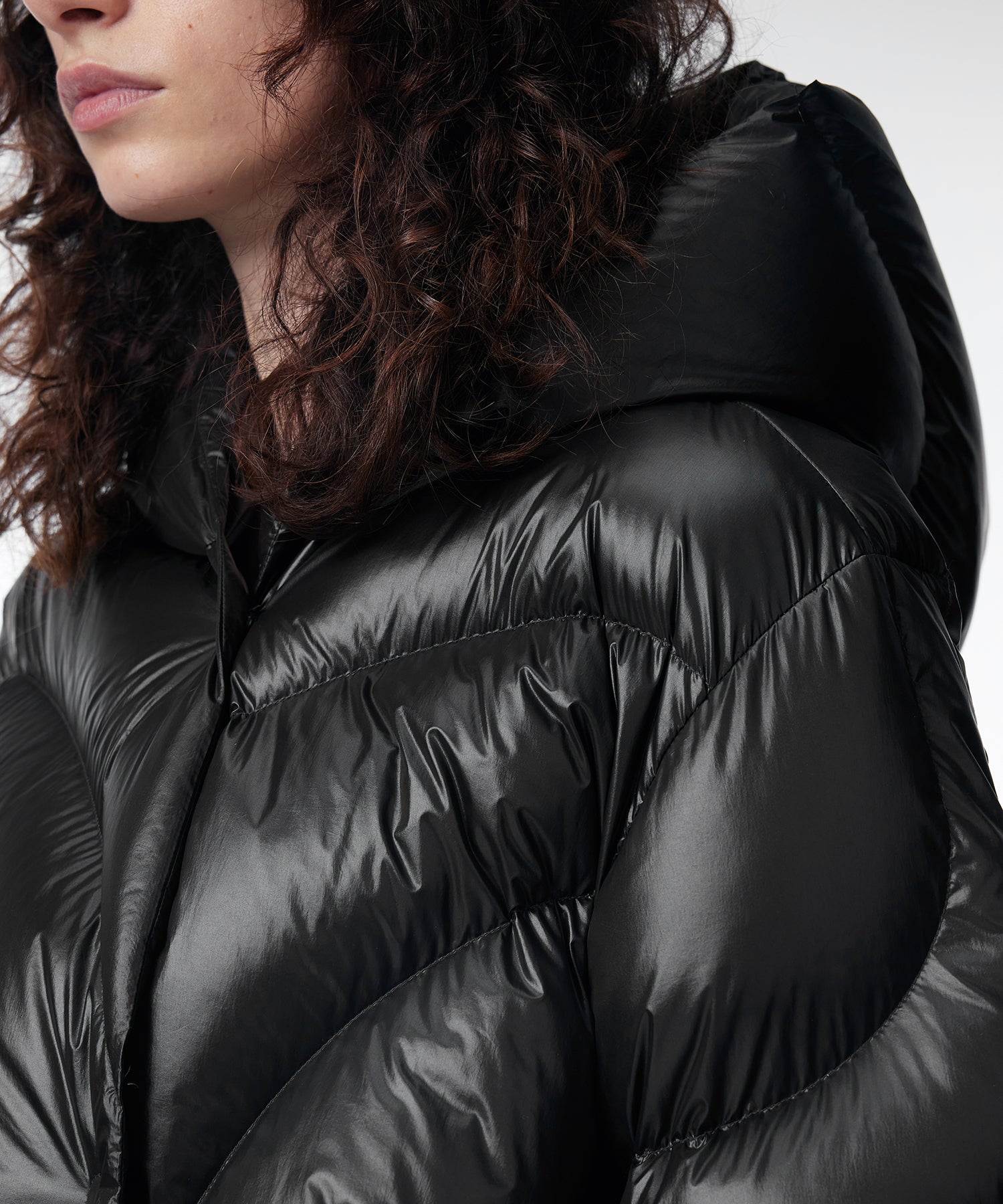 Hooded Curved Quilted Down Jacket – JNBY ONLINE STORE