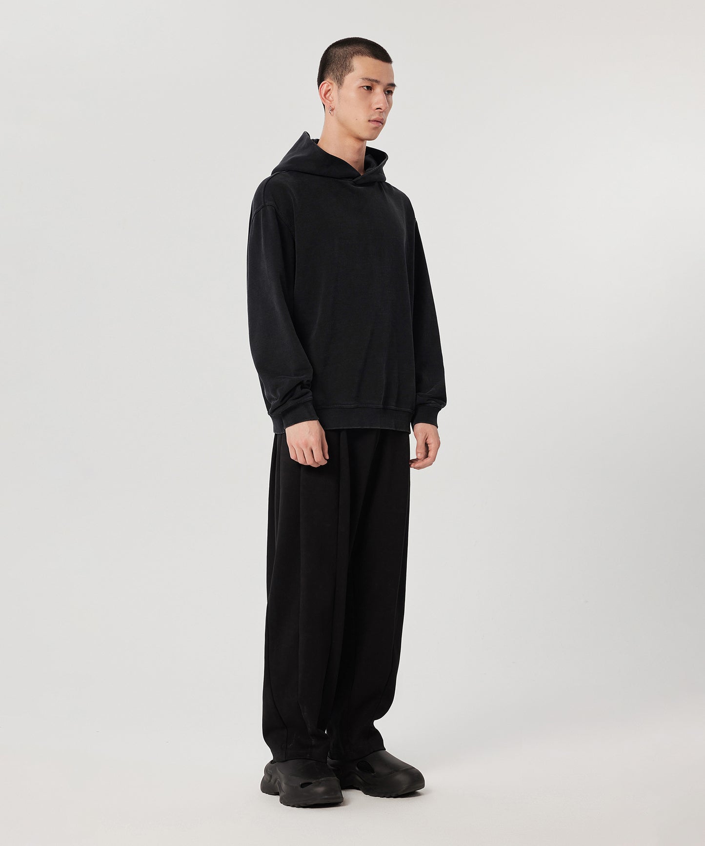 [CROQUIS]
Relaxed Straight-leg Trousers