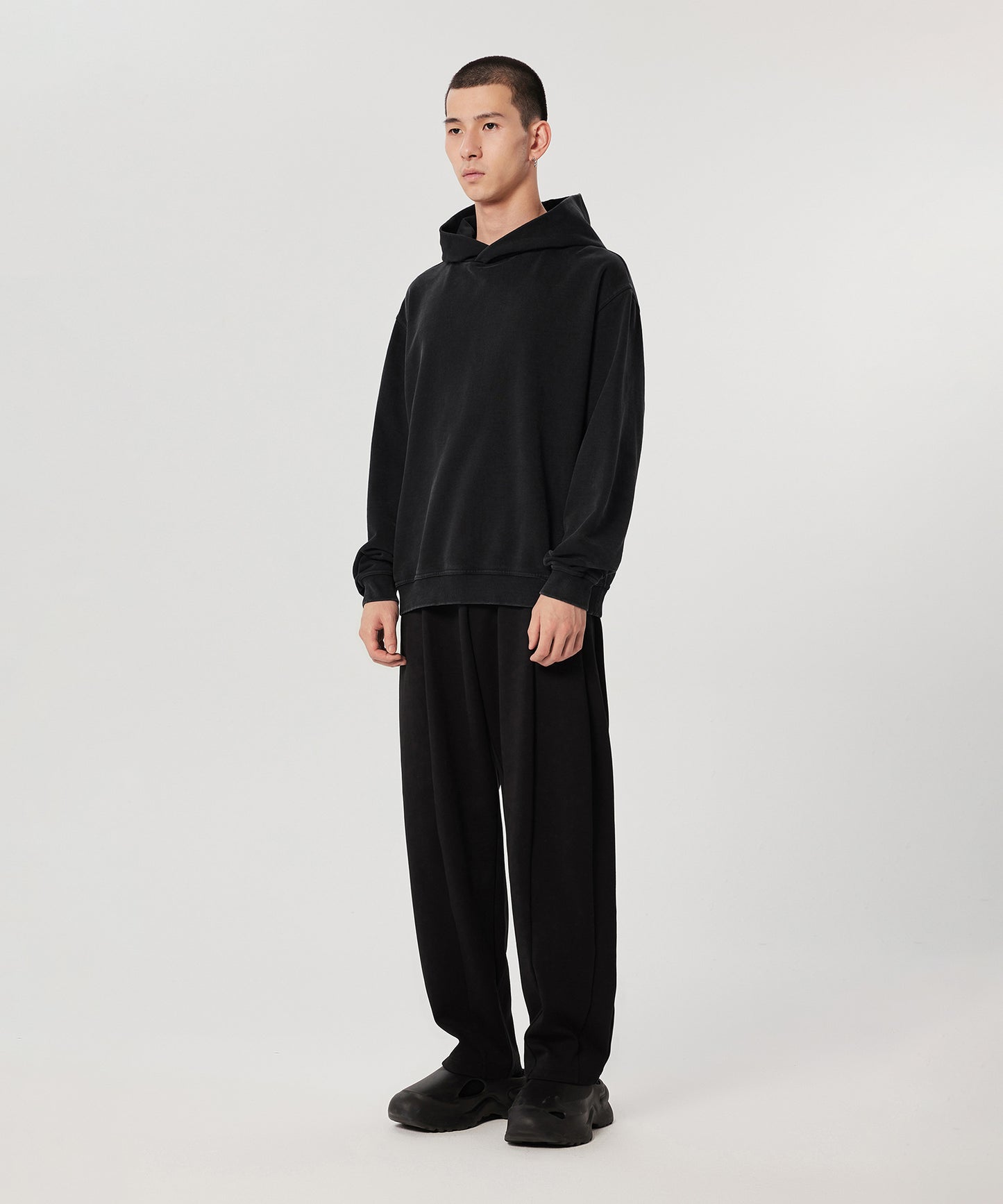 [CROQUIS]
Relaxed Straight-leg Trousers