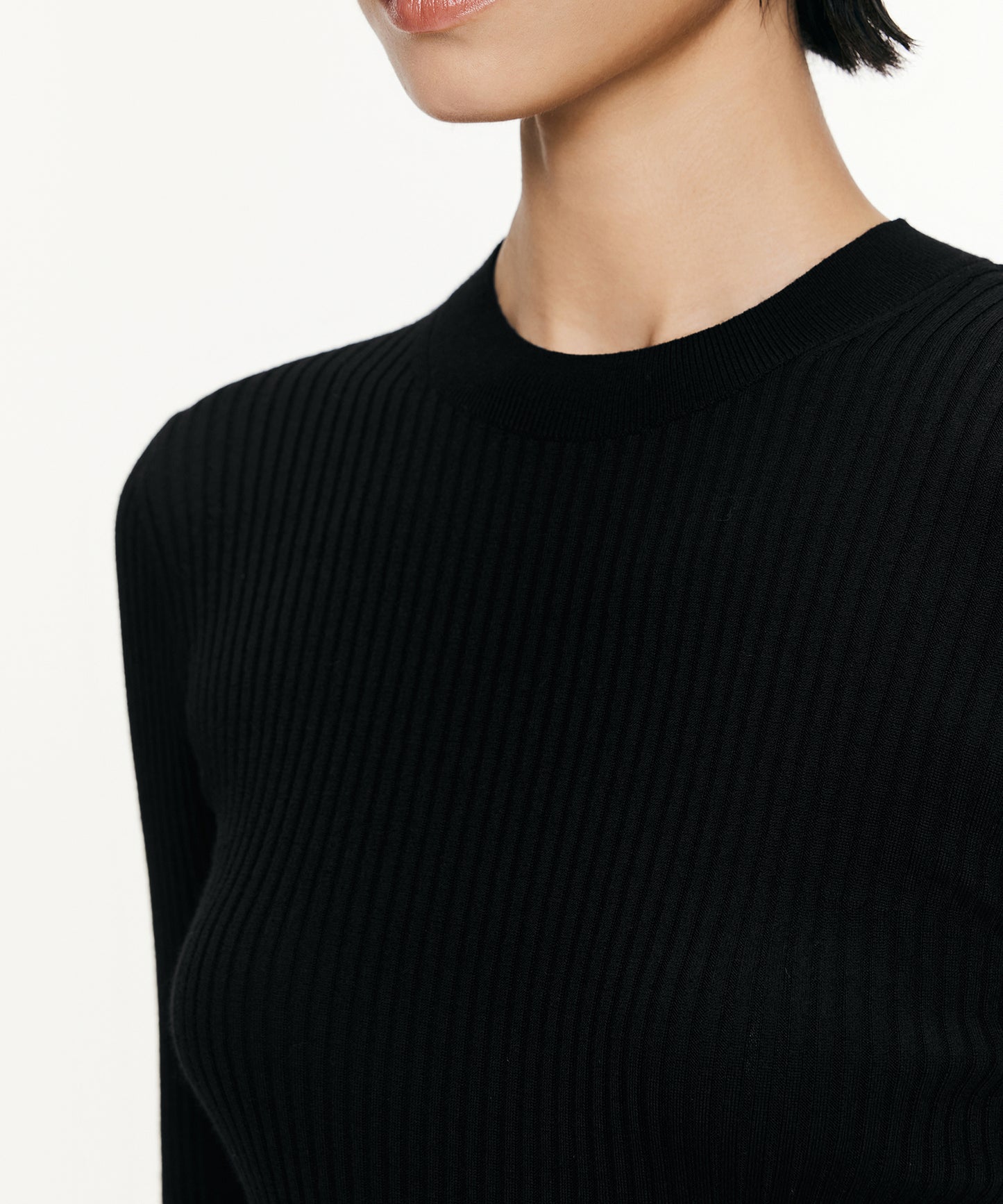 Color-block Slim-Fit Knit Pullover