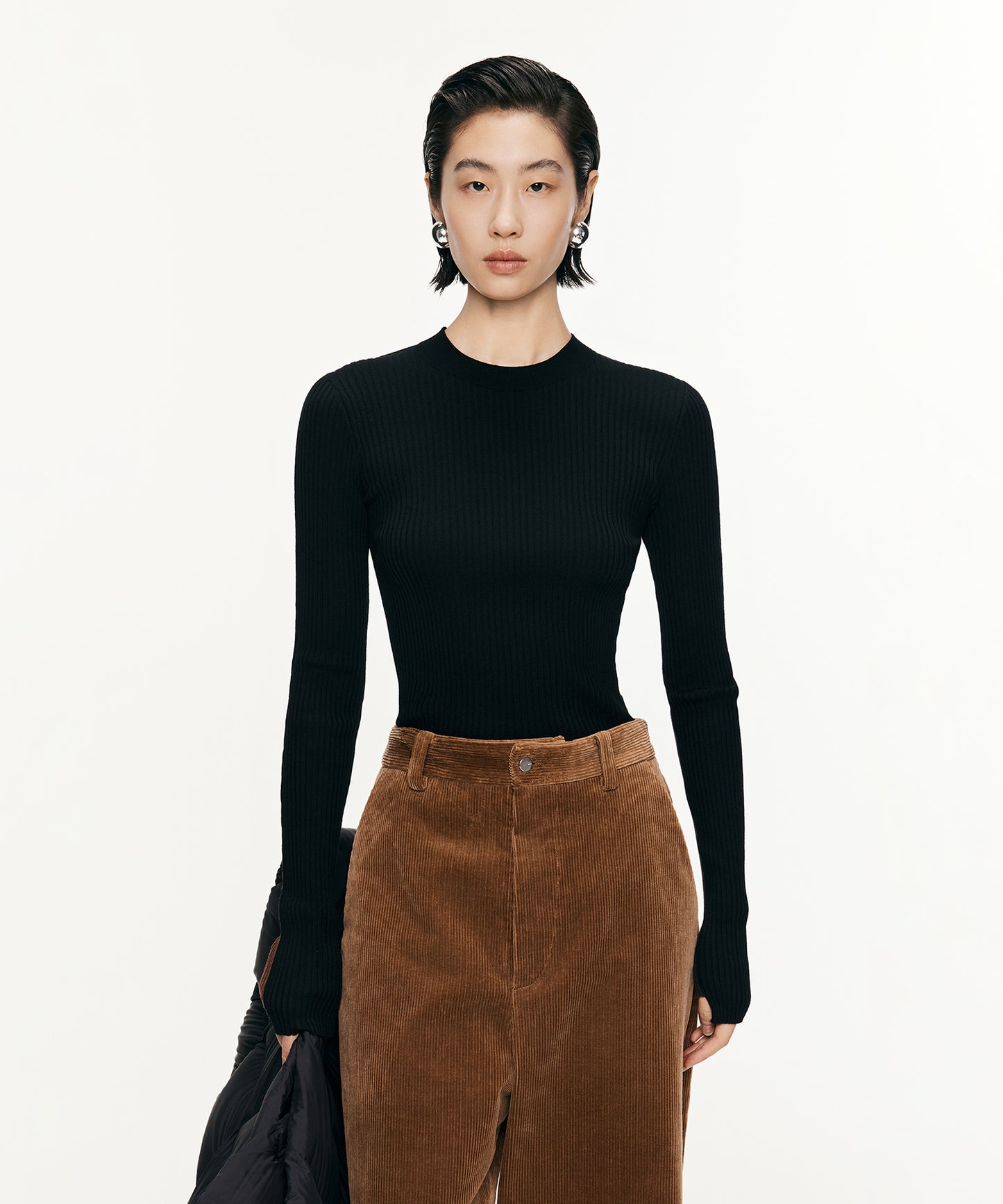 Color-block Slim-Fit Knit Pullover