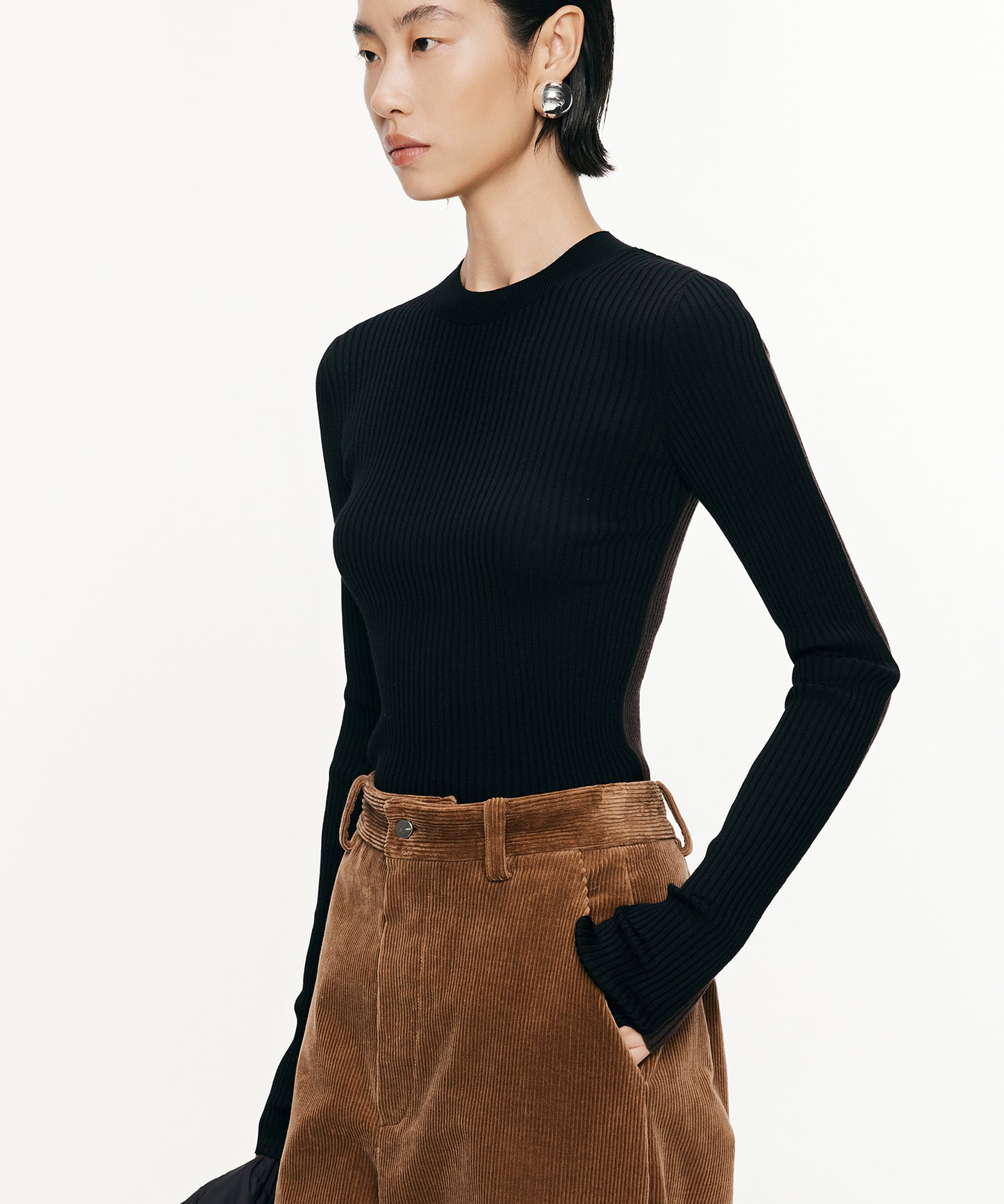 Color-block Slim-Fit Knit Pullover