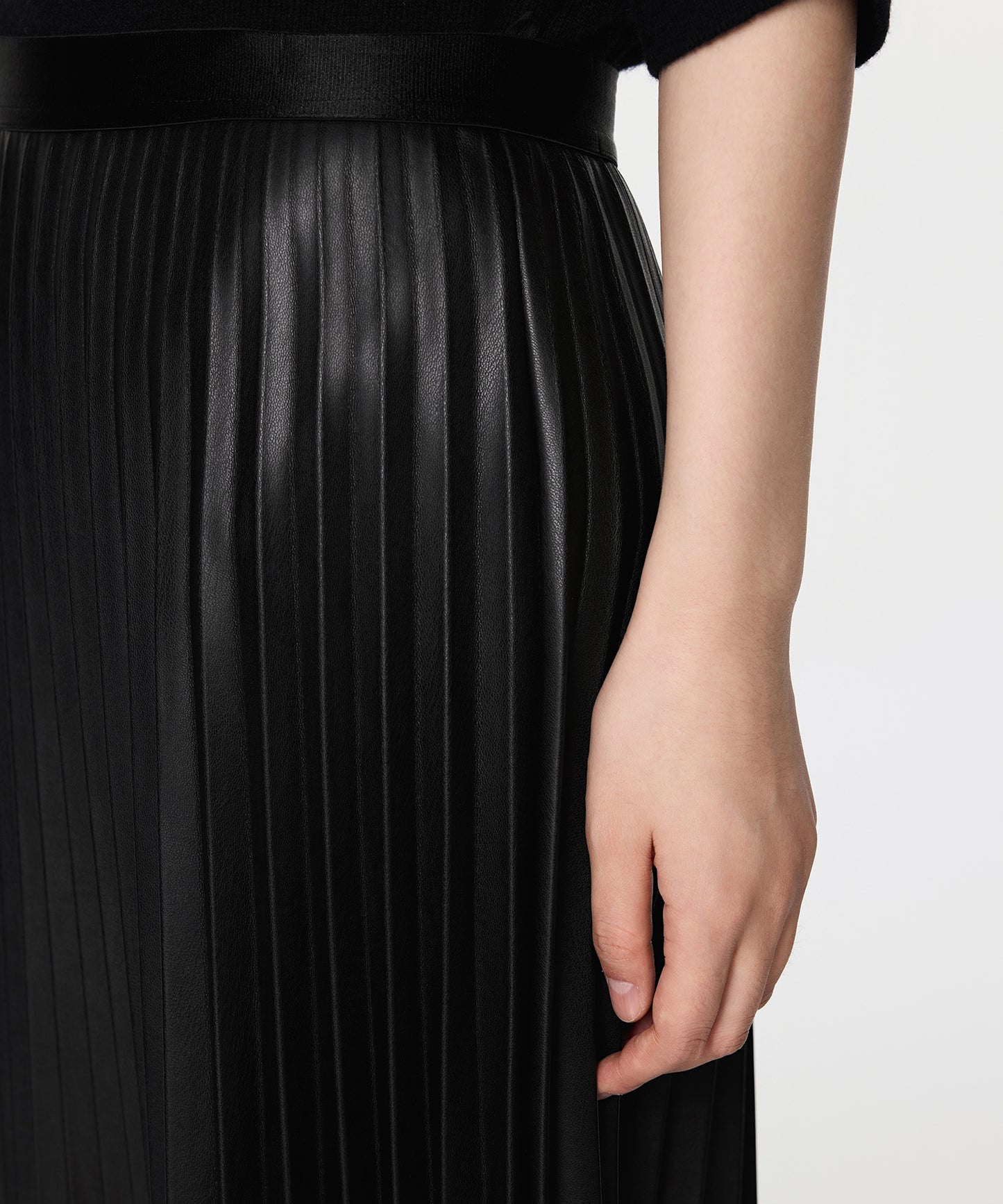 Elegant Faux Leather Pleated Skirt