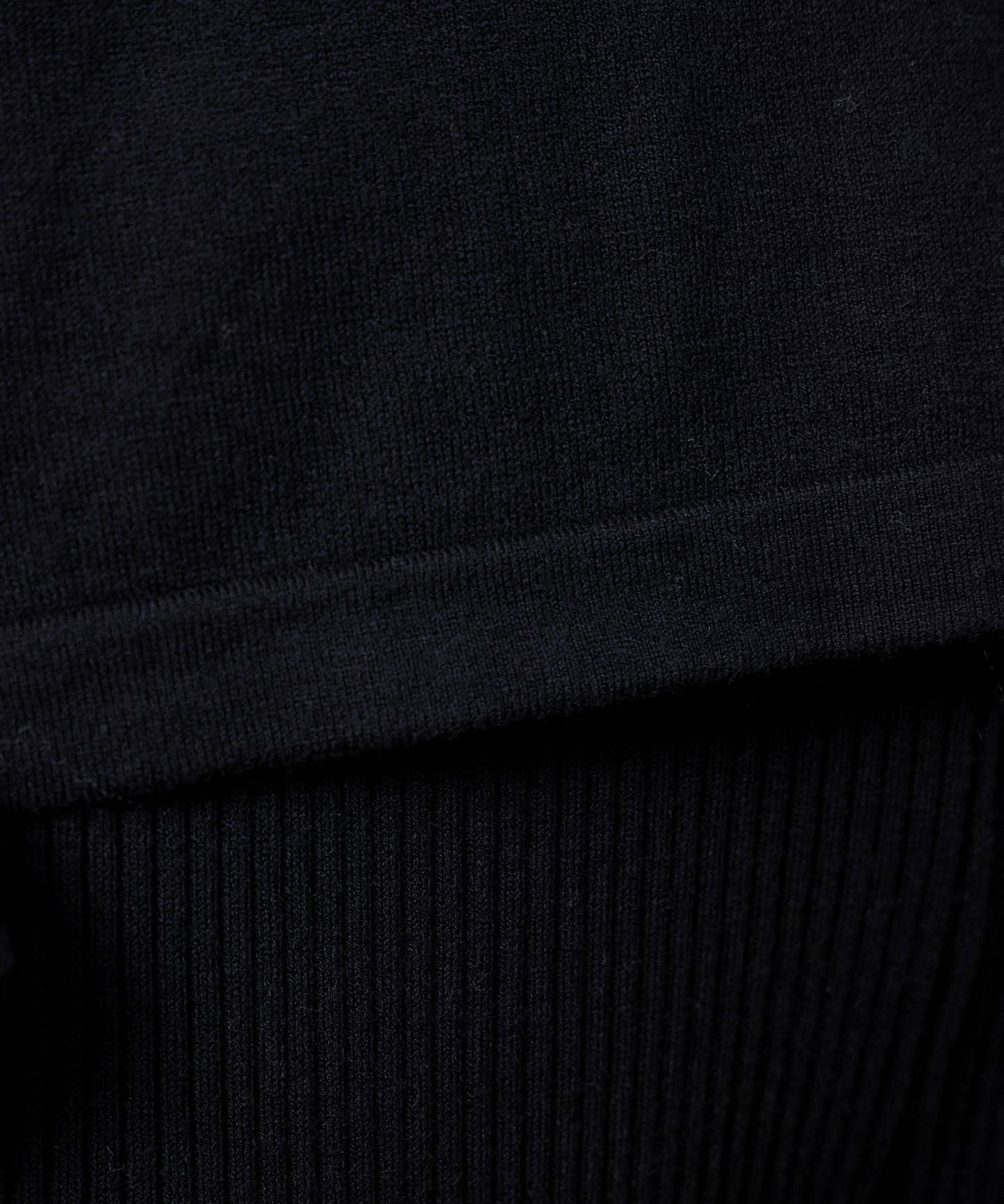 HOME Lightweight High-neck Sweater