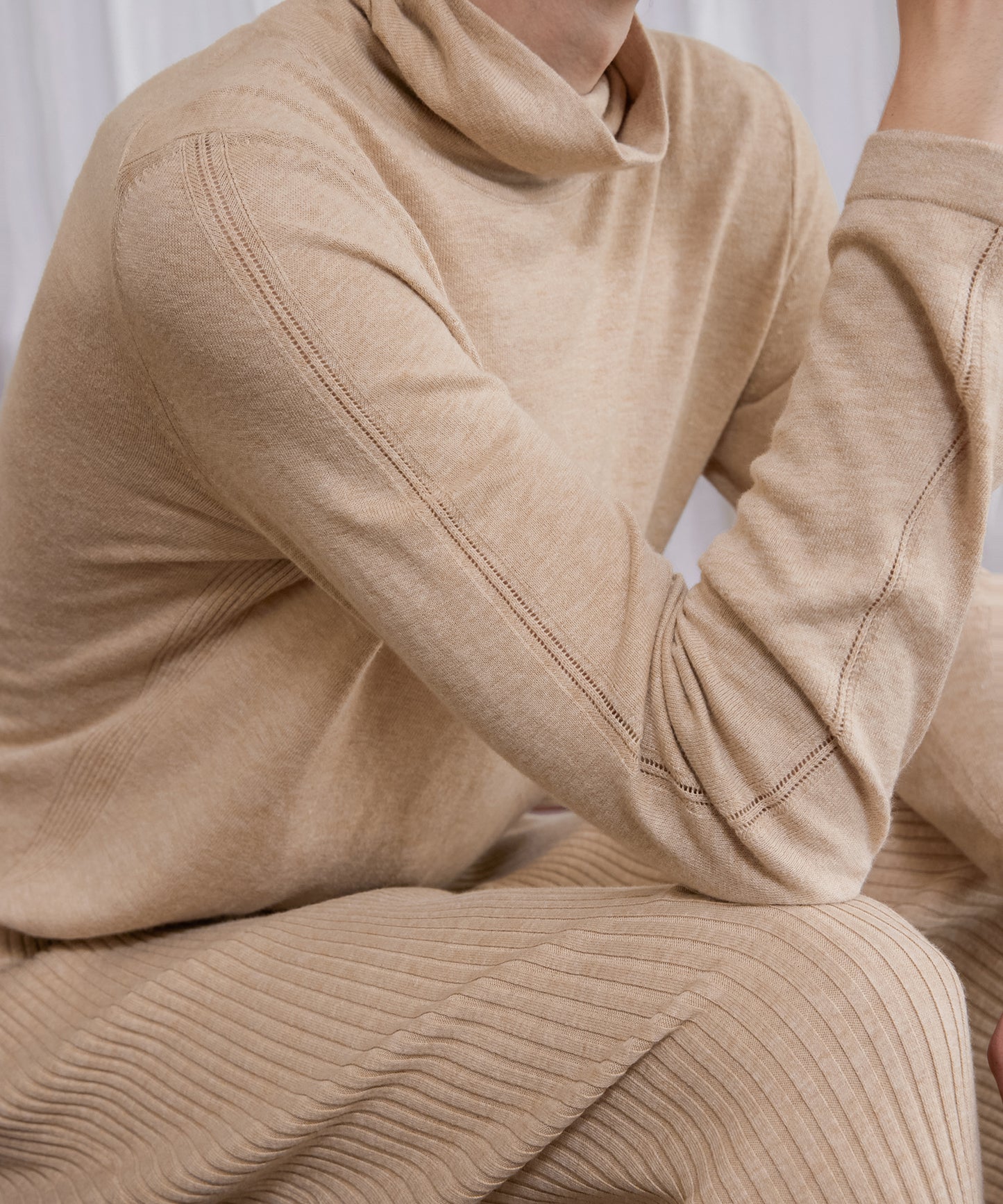 HOME Lightweight High-neck Sweater