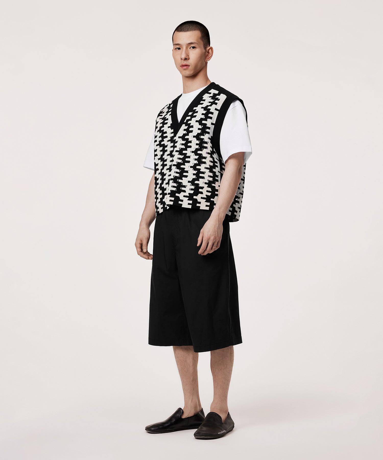 CROQUIS] Monochrome Geo Knit Vest – JNBY ONLINE STORE