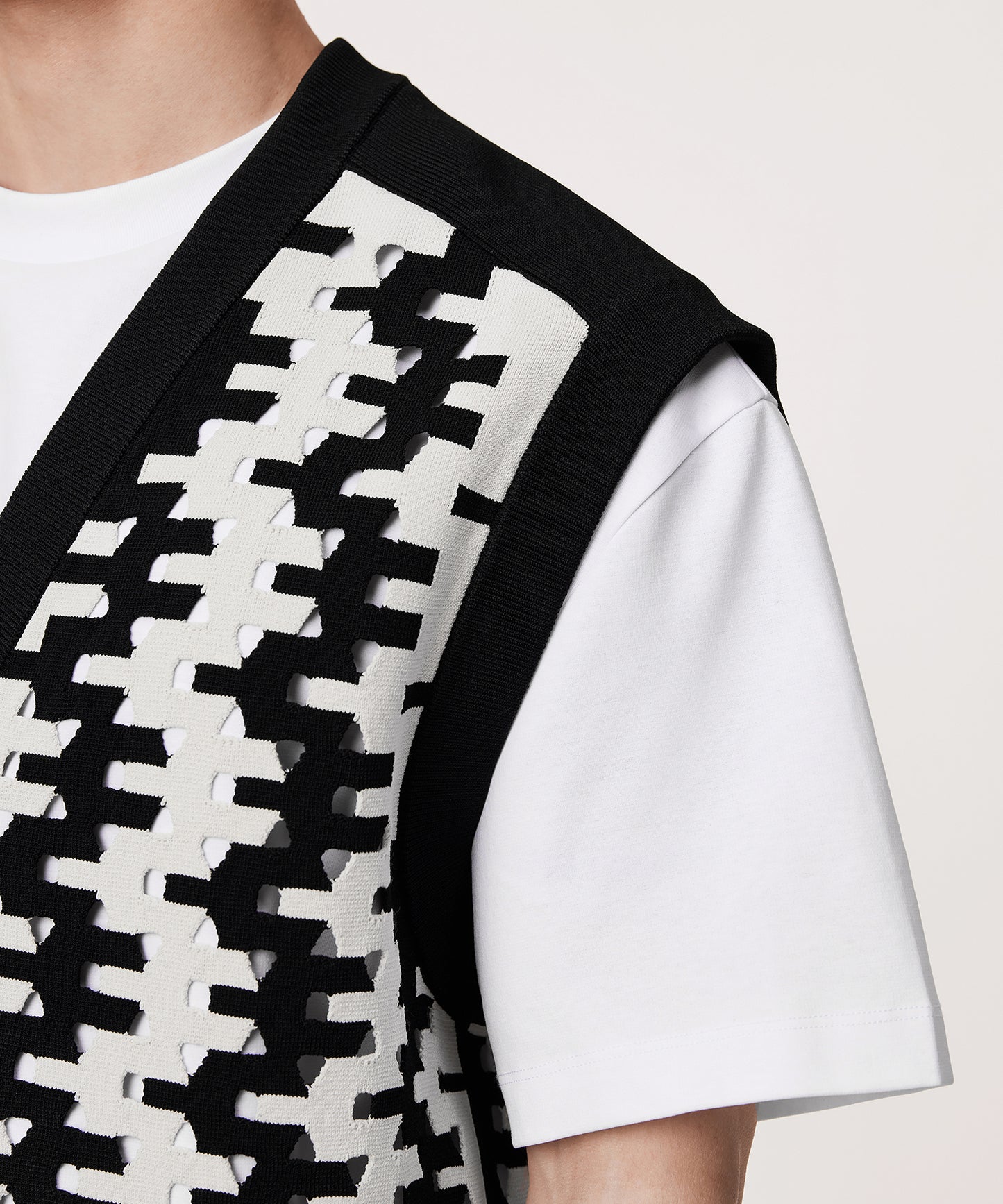 [CROQUIS]Monochrome Geo Knit Vest