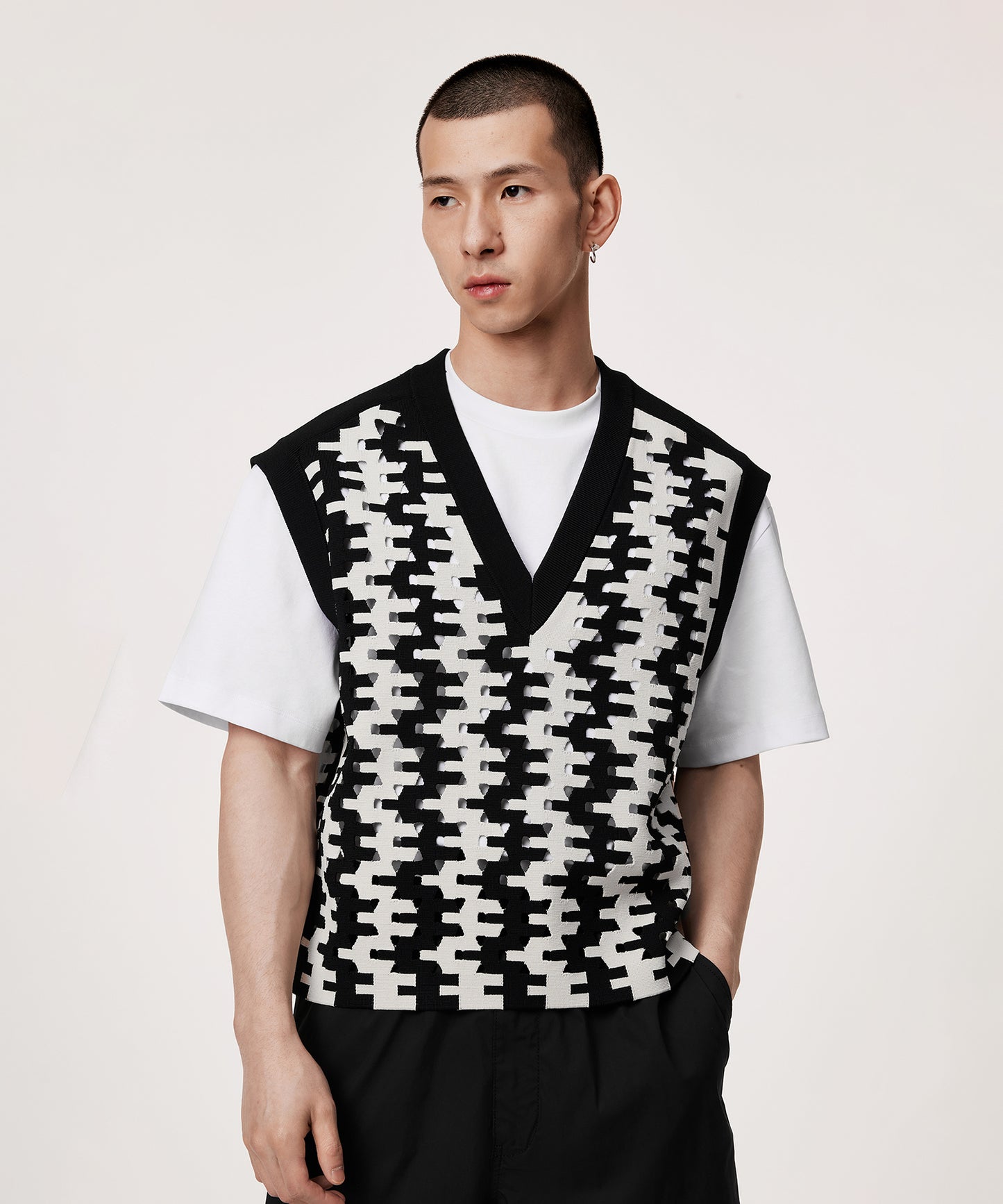 [CROQUIS]Monochrome Geo Knit Vest