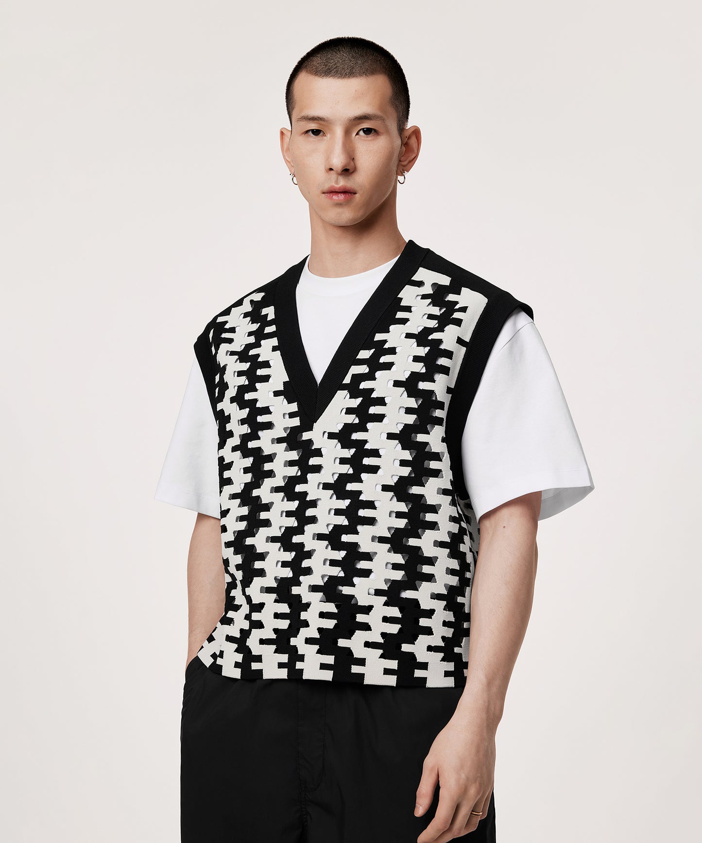 [CROQUIS]Monochrome Geo Knit Vest