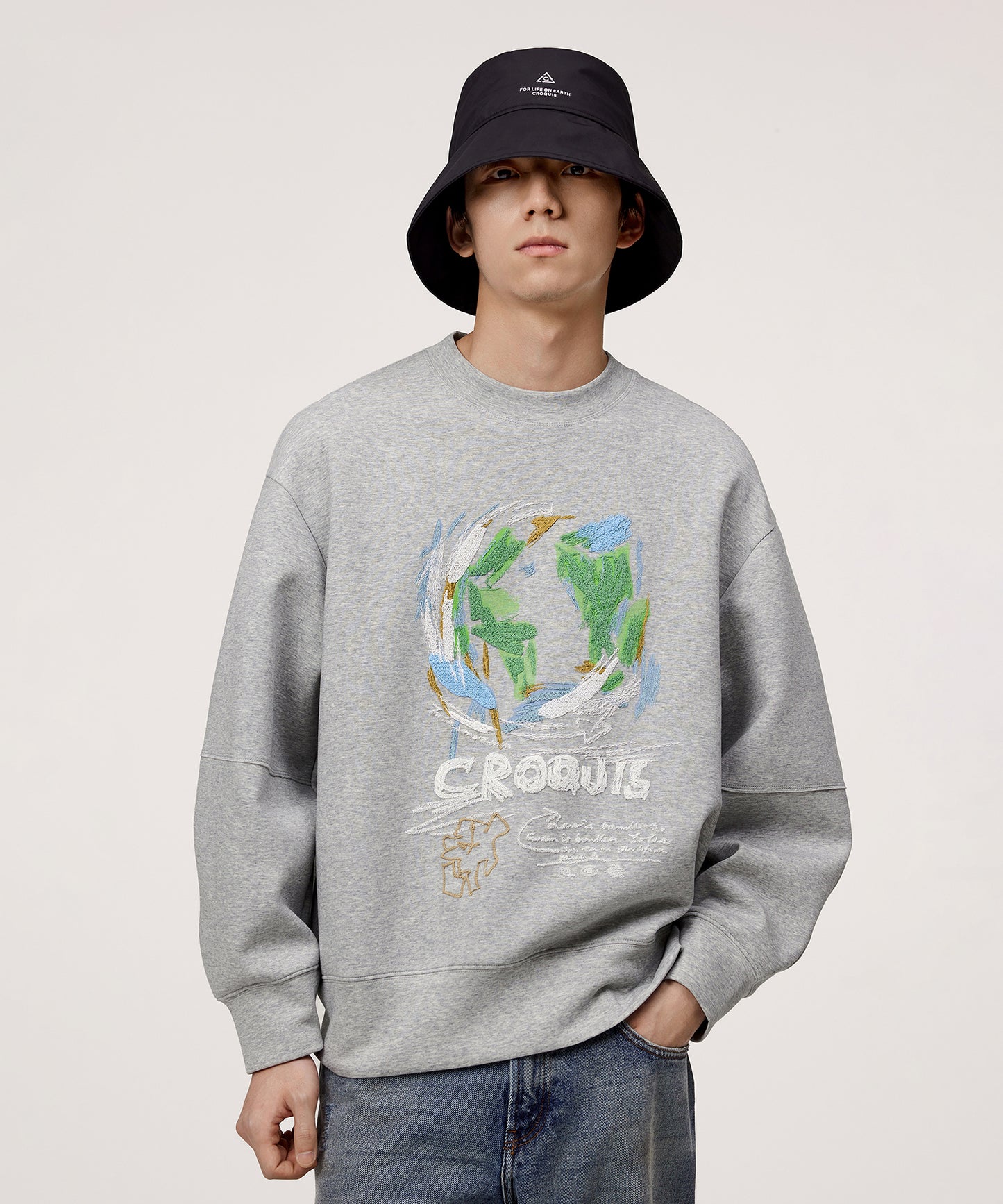 [CROQUIS]
Abstract Earth Sweatshirt