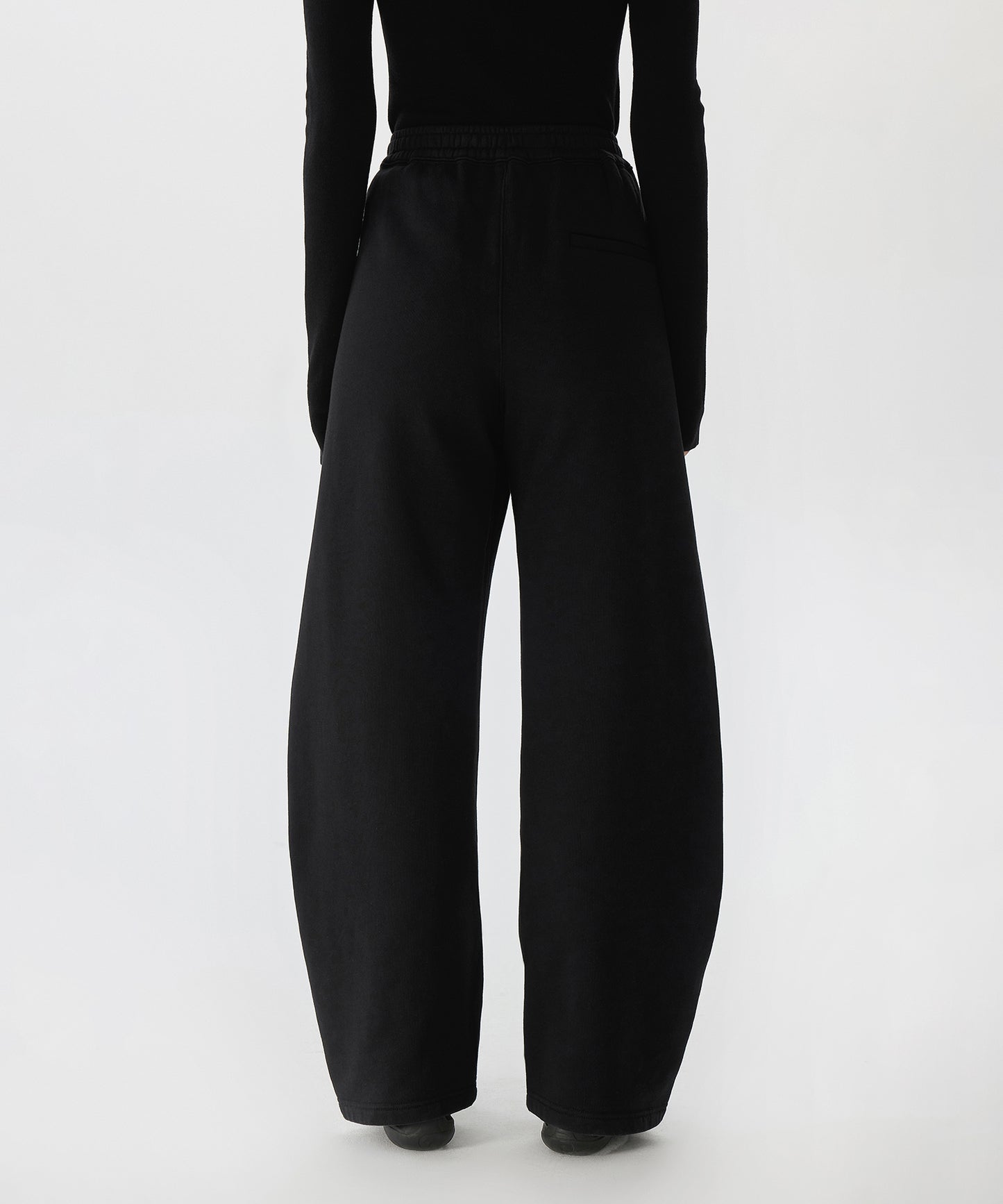 Relaxed Banana Silhouette Sweatpants