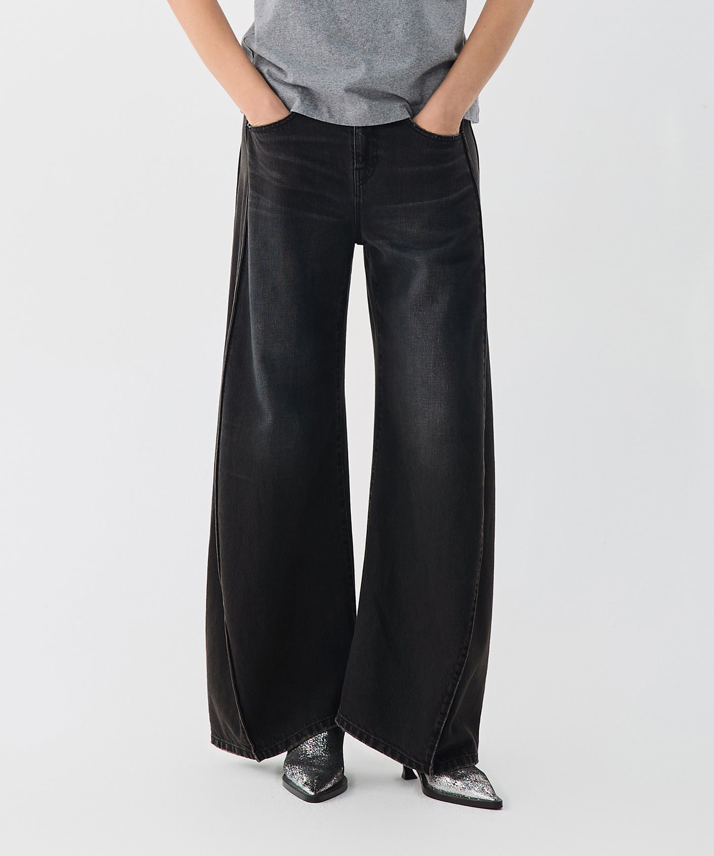 Sophisticated Curved-leg Jeans