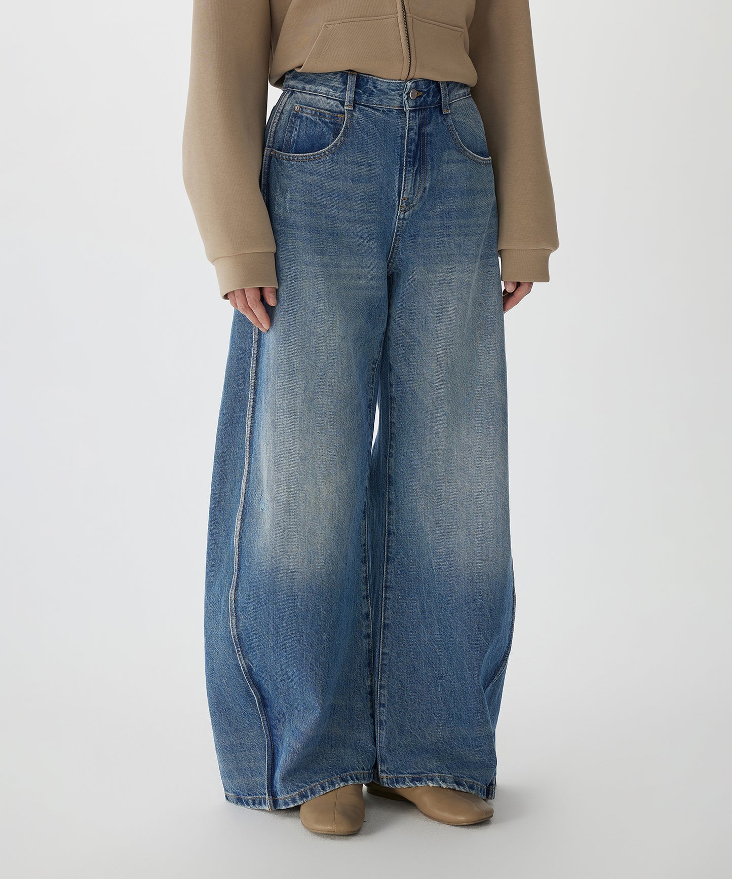 Sophisticated Curved-leg Jeans