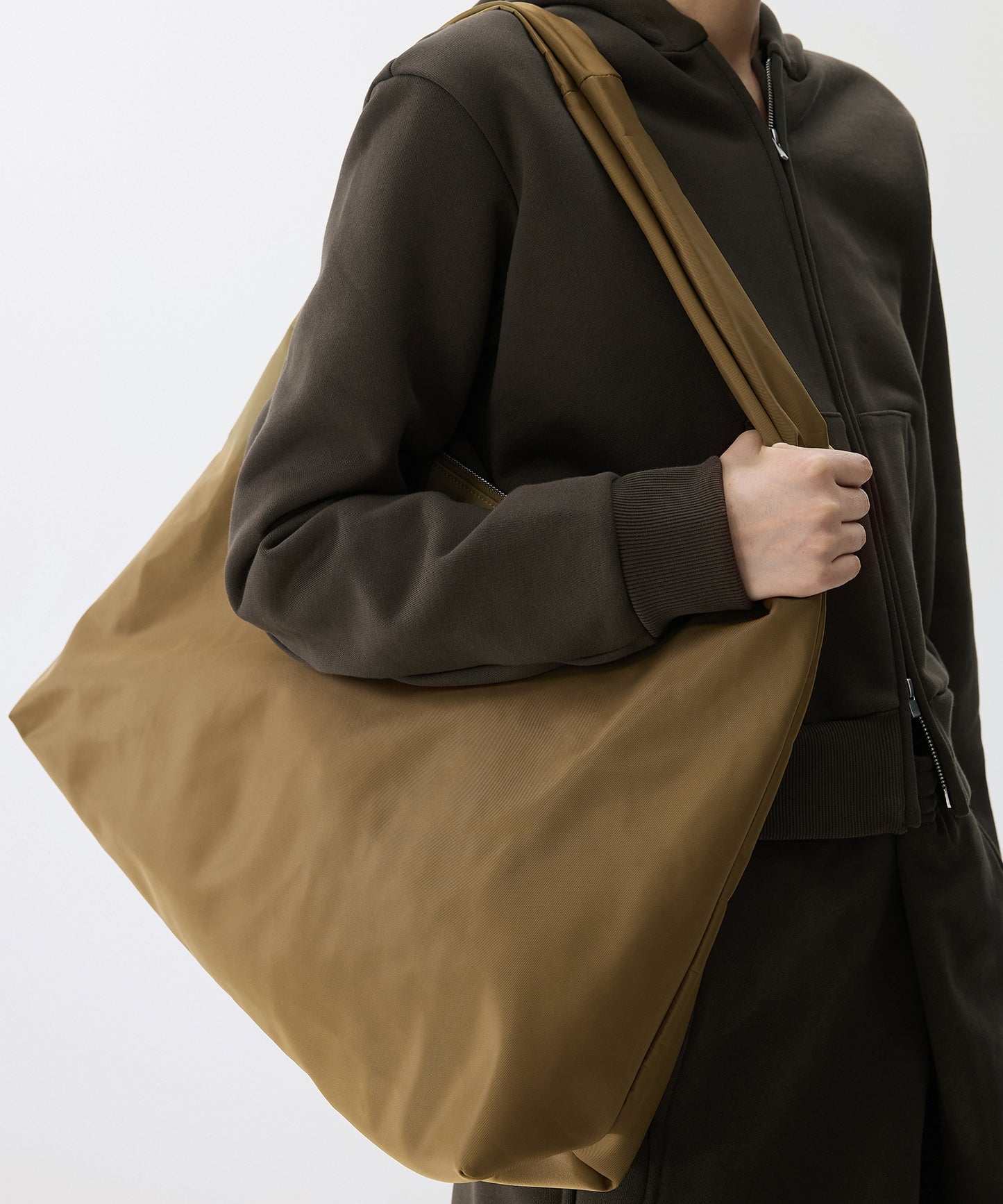 Essential Zip Shoulder Bag