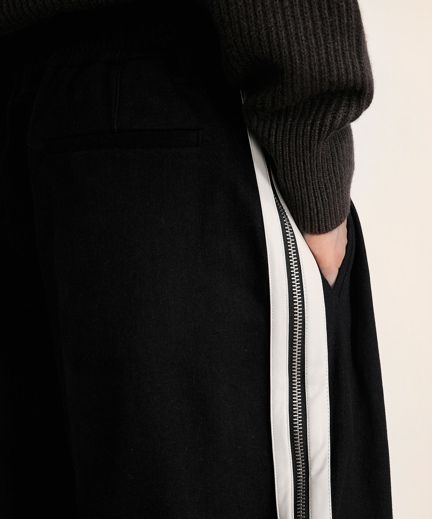 [CROQUIS] Convertible Zip Denim Trousers