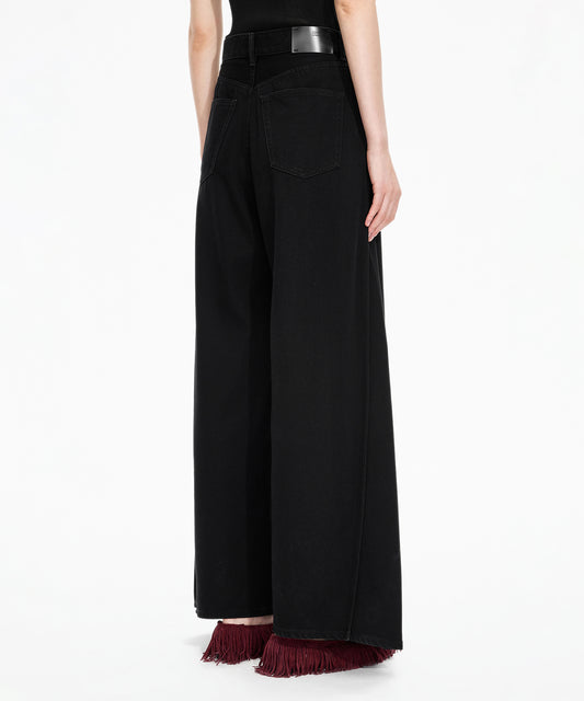 Curved Seam Tencel Jeans