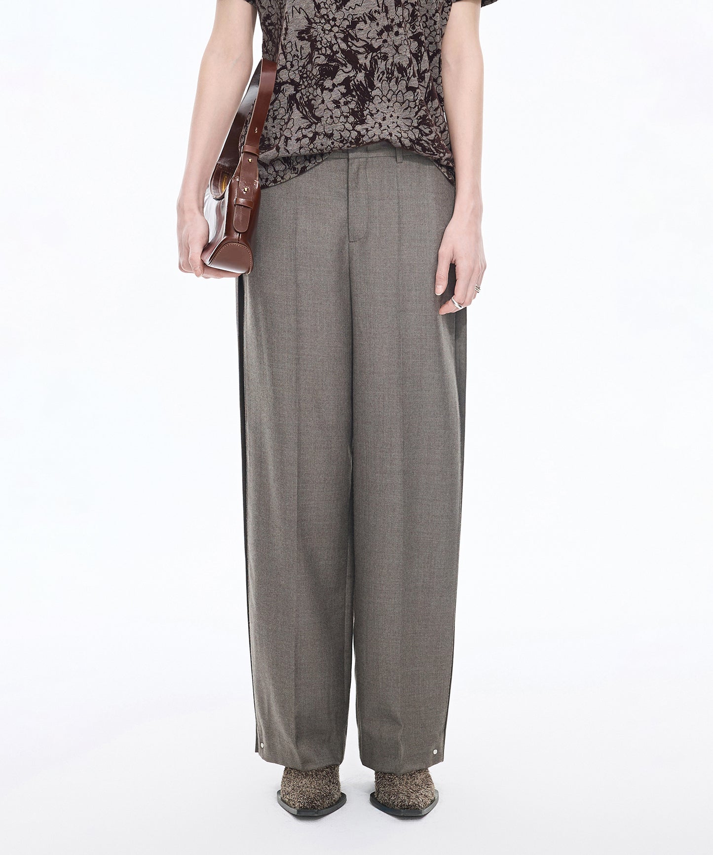 Tapered Snap Wool Trousers