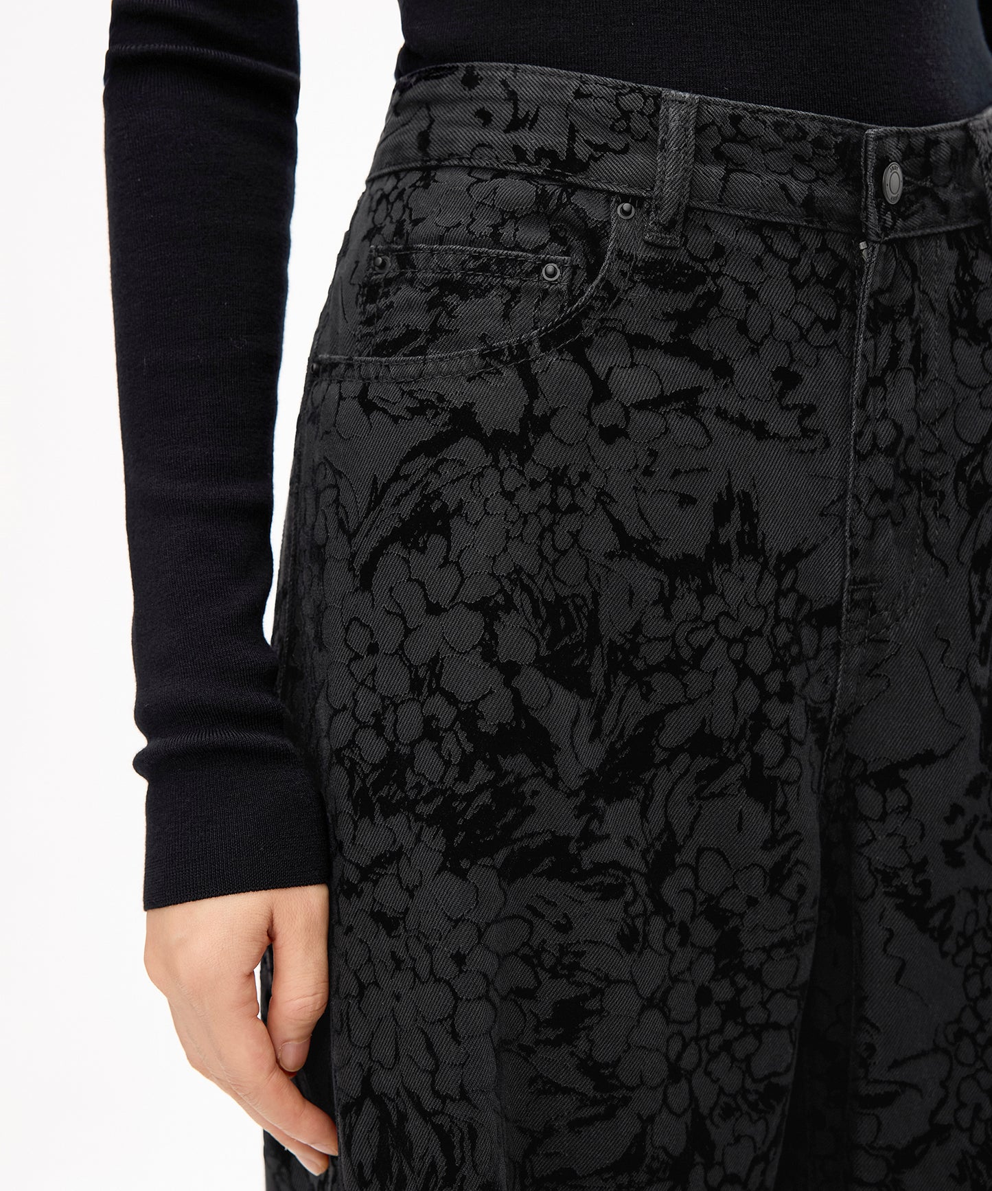 Hydrangea Flock Trace Denim