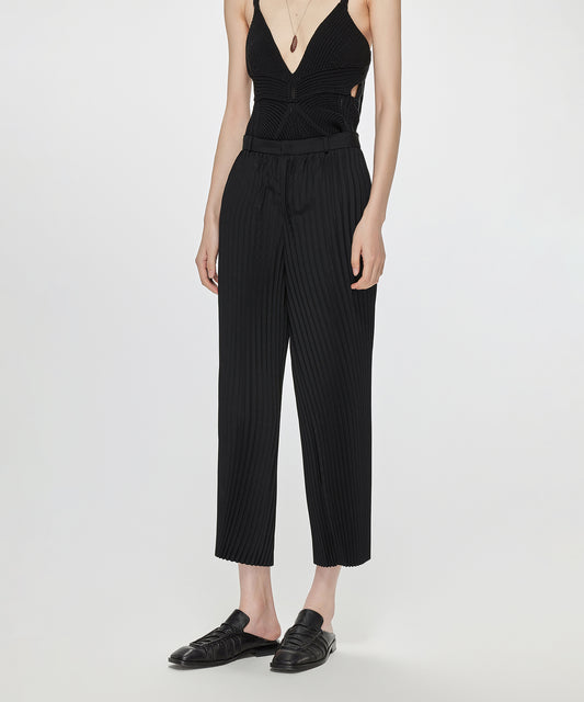 Flexible Curve Pleated Cropped Straight-leg Trousers