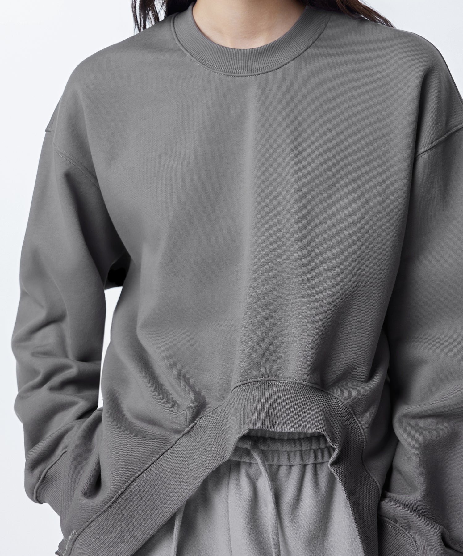 Sporty Curved-hem Sweatshirt – JNBY ONLINE STORE