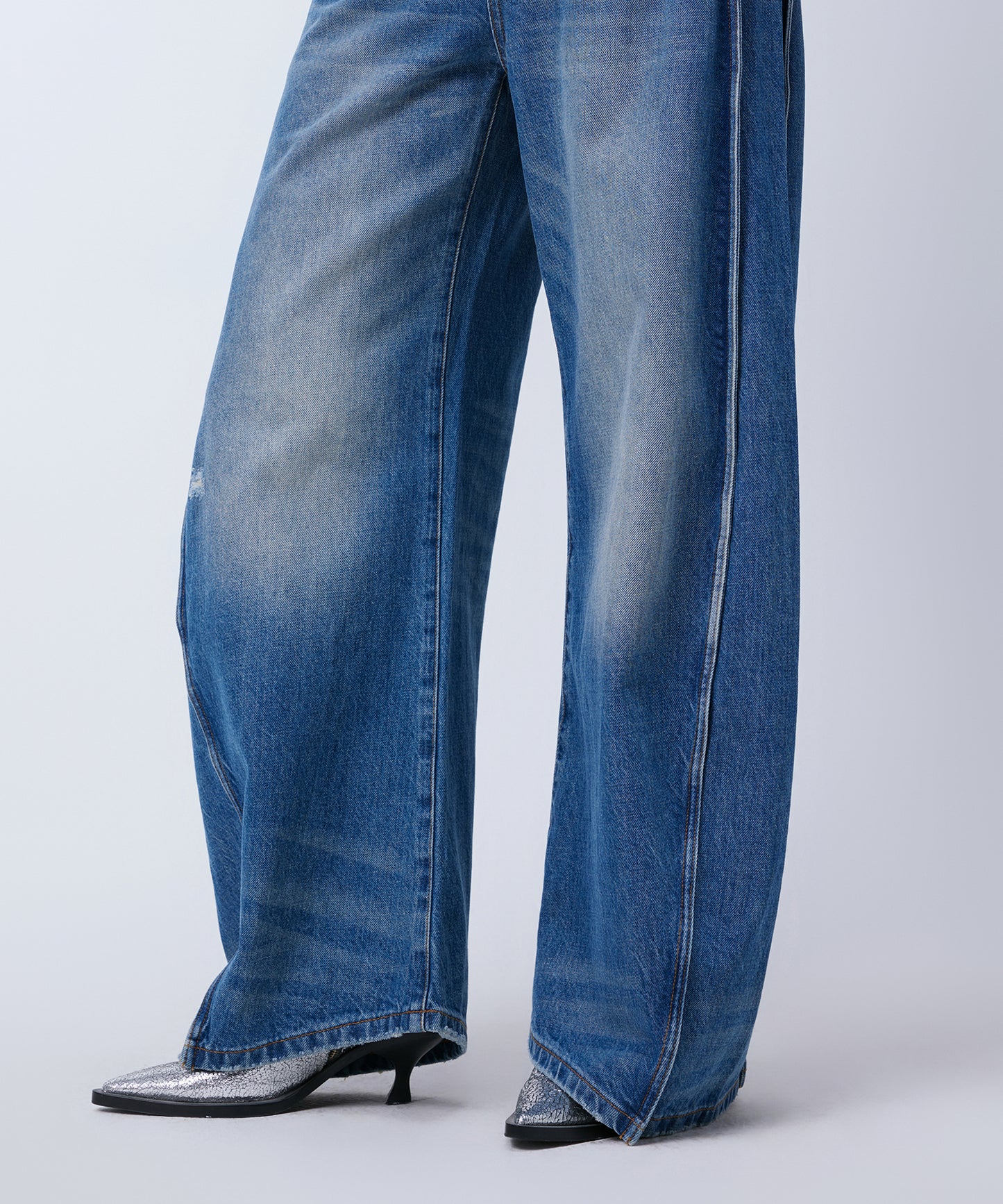Stylized Curved-leg Jeans