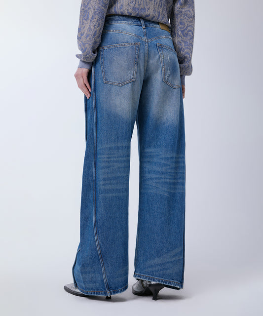 Stylized Curved-leg Jeans