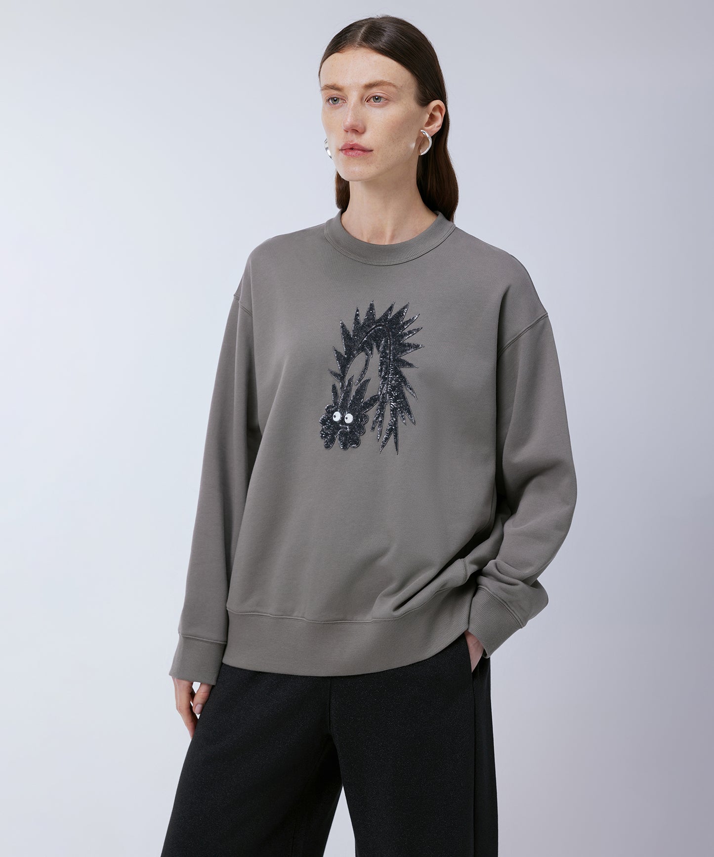 Sequin Dragon-motif Sweatshirt